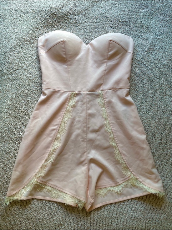 bebe Dresses & Skirts - bebe Strapless Lace Romper - Size Small